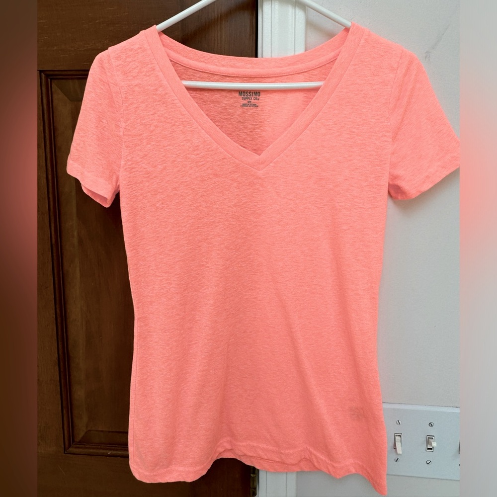 Mossimo women’s v-neck